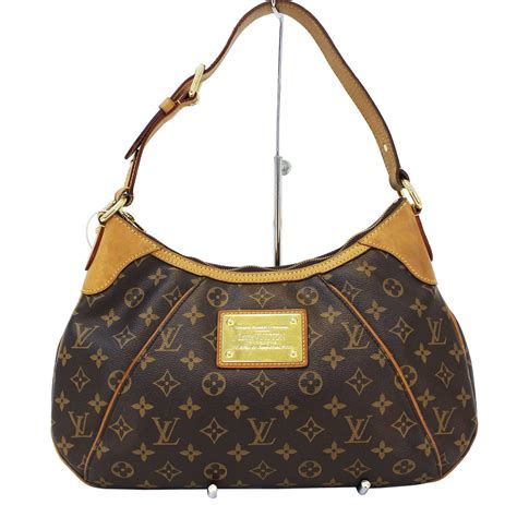 louis vuitton signature bags|Louis Vuitton Monogram .